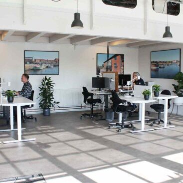 Pladserne Dækket1 og Dækket2 set fra mødelokalet Lasten på kontorhotel Værftet i Køge